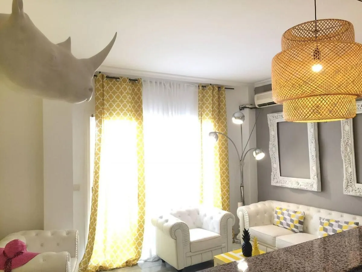 Apartamento Apartamento ático de diseño en Fuengirola 0*,  España